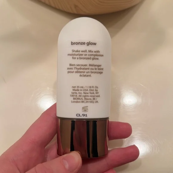 New Tarte Key Largo Glow Bronzing Drops - White and Gold - Picture 2 of 2